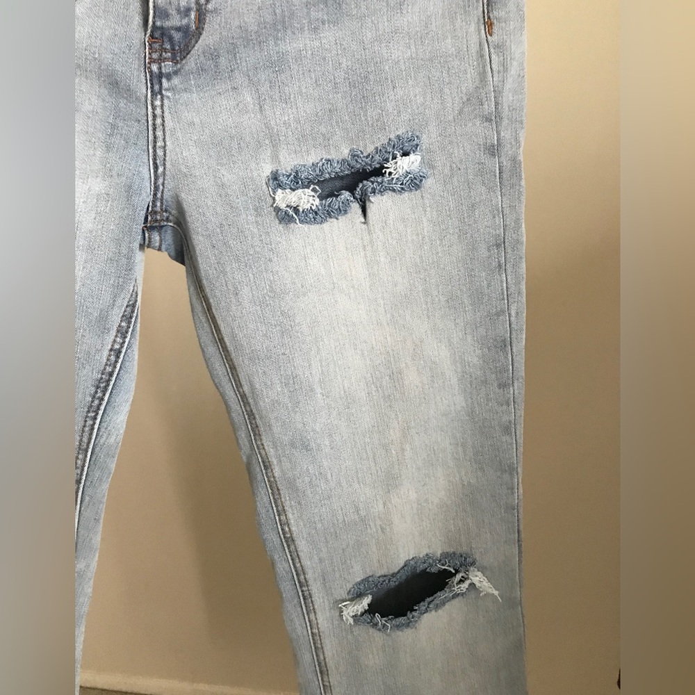 Pretty little thing Bleach light Wash Ripped Split Hem Jeans Women’s size 7/27 - Picture 4 of 10